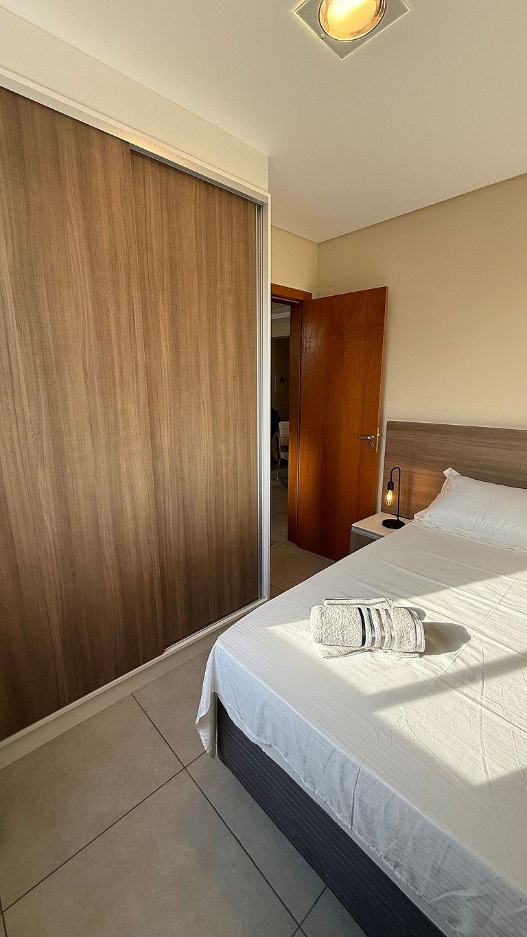 Apto Central 400m UEPG - Com Garagem