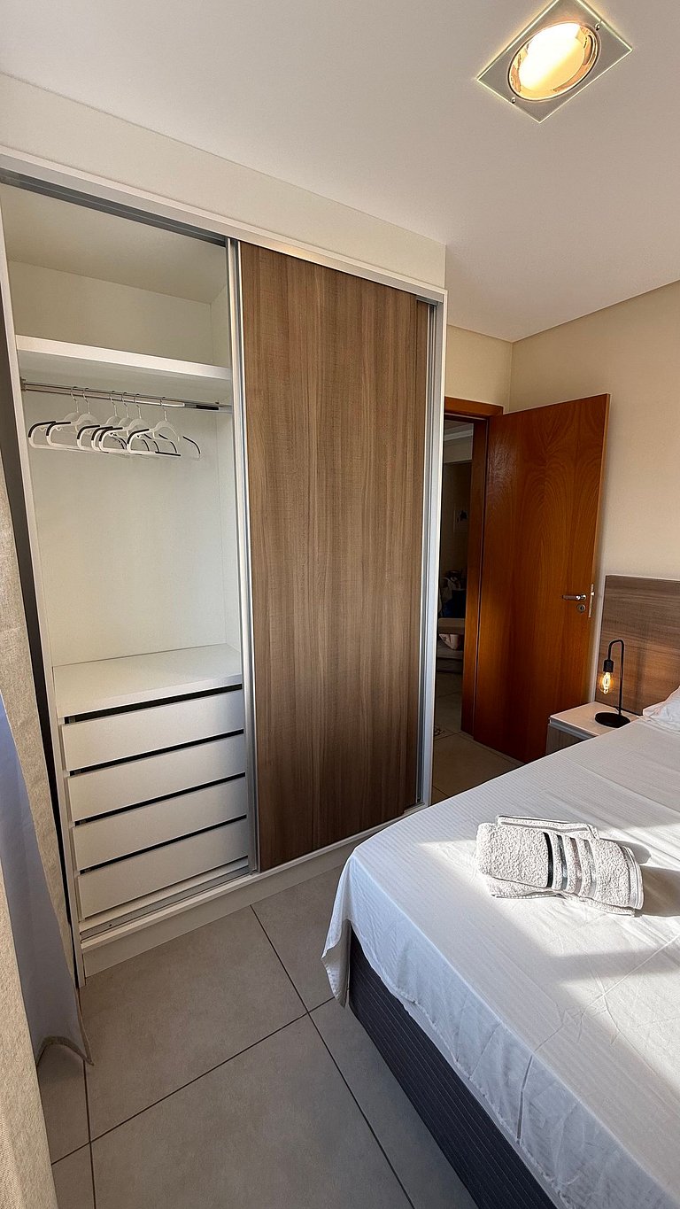 Apto Central 400m UEPG - Com Garagem