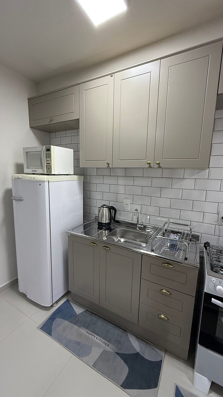 Apto com Suíte e Ar Cond - 200m Hosp Sao Camilo