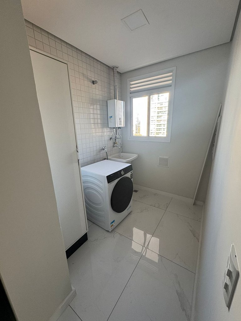 Apto Central C/ Suite Ar Cond 2 Vagas Garagem