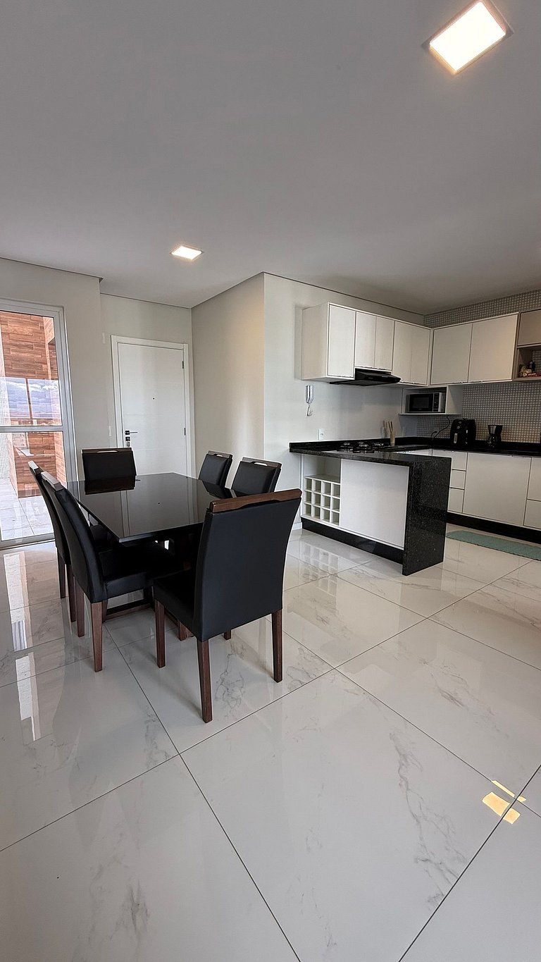 Apto Central C/ Suite Ar Cond 2 Vagas Garagem