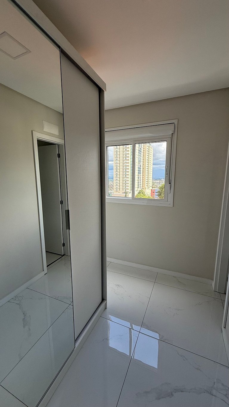 Apto Central C/ Suite Ar Cond 2 Vagas Garagem