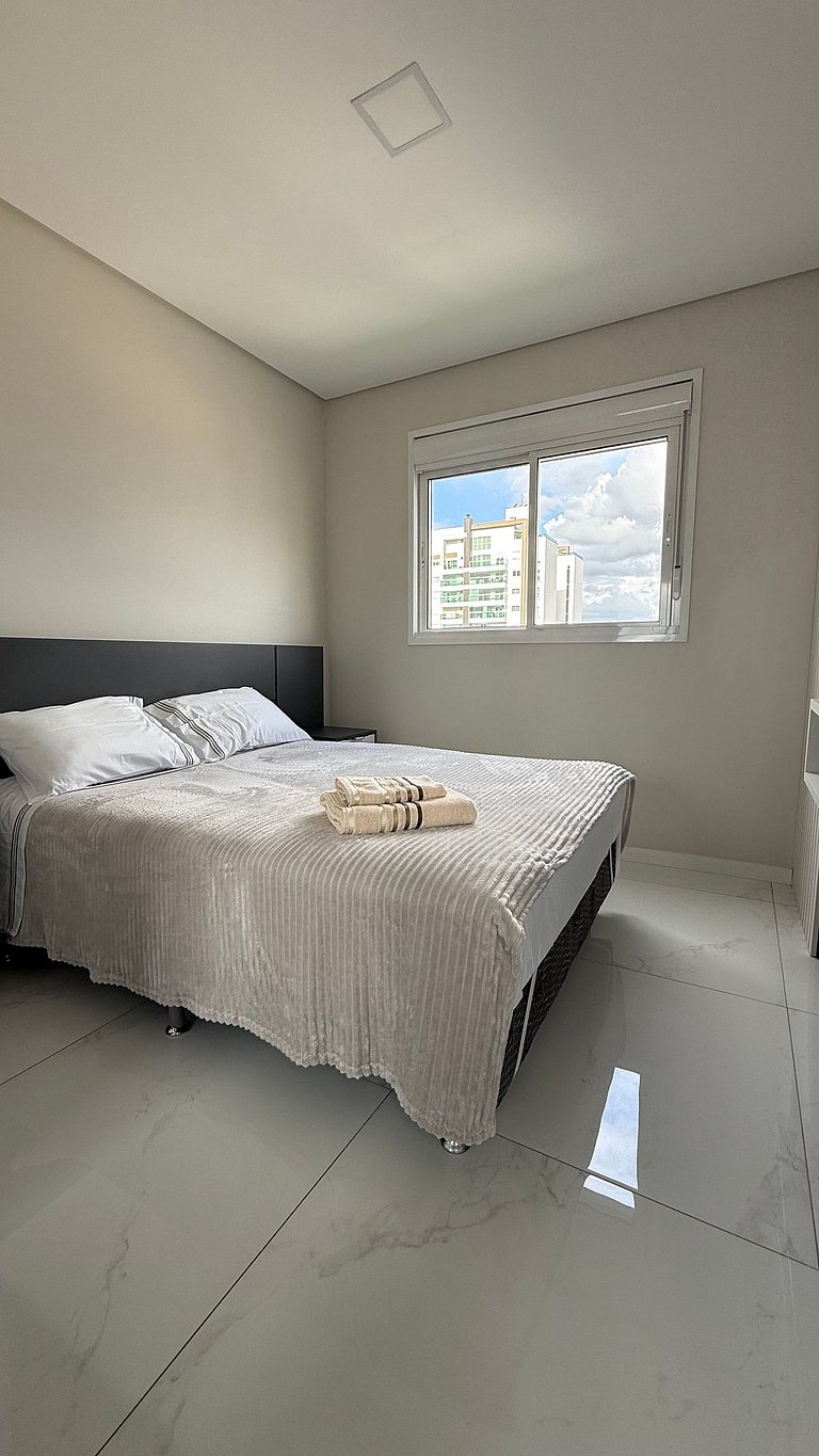 Apto Central C/ Suite Ar Cond 2 Vagas Garagem